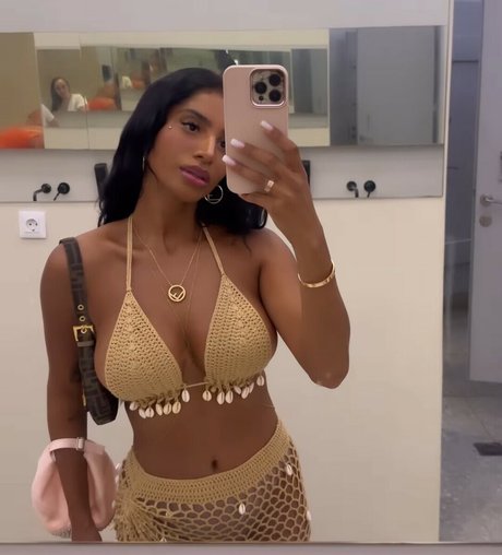 Dubai Escort star best photo