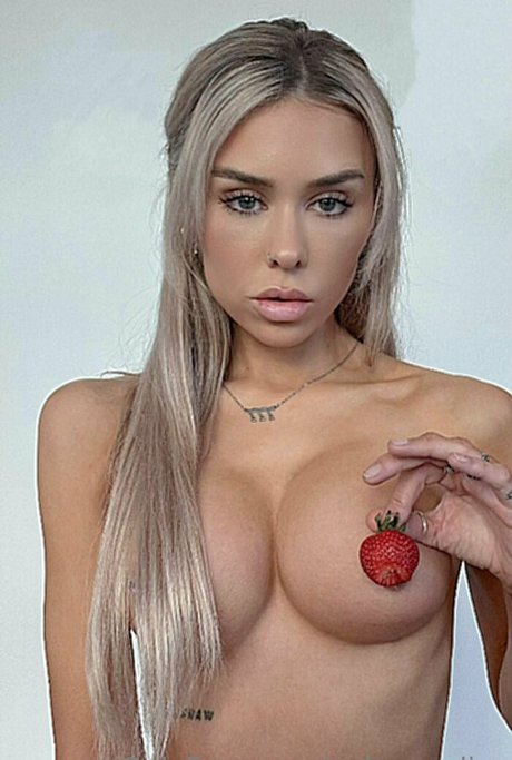 onlyannalise model free pictures