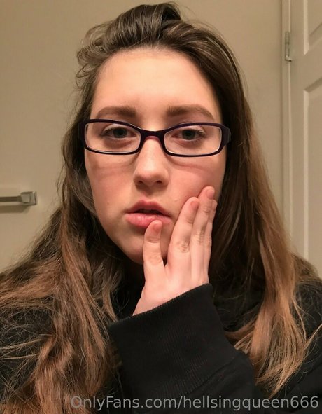 hellsingqueen666 hot model img