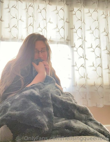 hellsingqueen666 top model photo