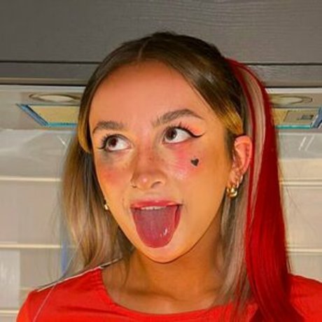 petitelunaxo pornographic model pictures