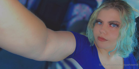 chubbywhitemilf sexy model image