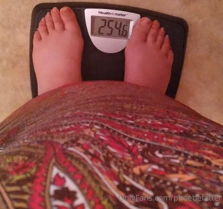 phoebefatter sexy star pics