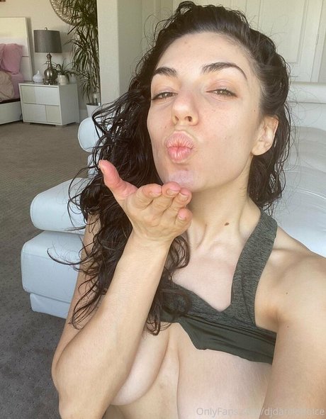 darciedolcexxx adult model archive