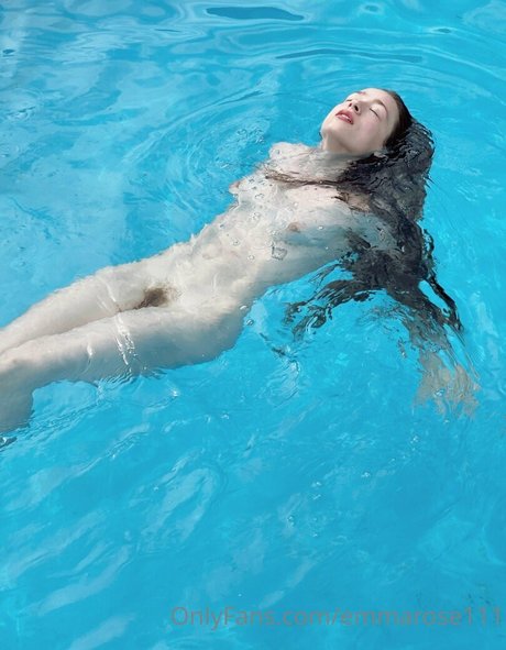 ofchloerose naked pornstar pic