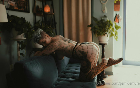 gemidemure naked star archive