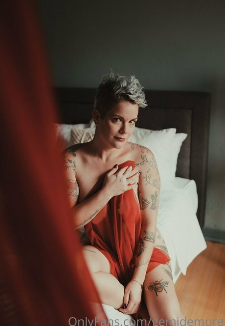 gemidemure sexy pornstar photo