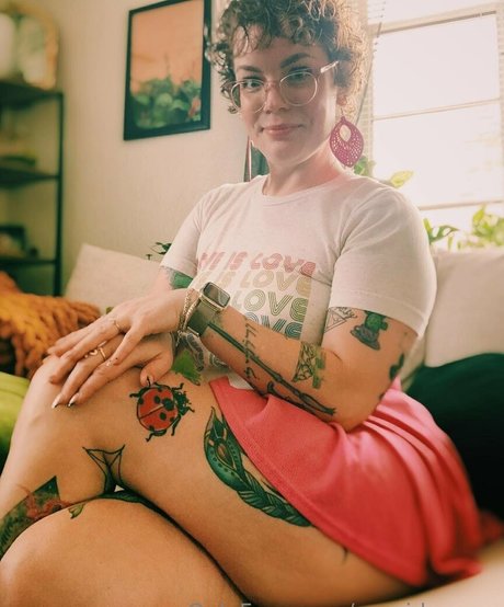 gemidemure model free photo