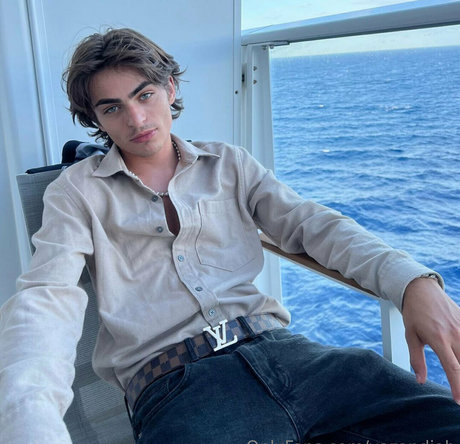 yazandiab top model photo