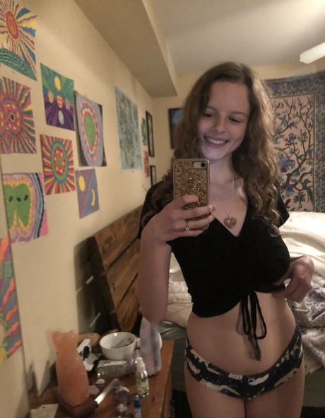 peachypotbaby model top photo