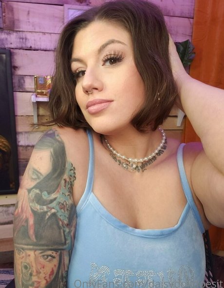 daisydolldoesit exclusive actress image