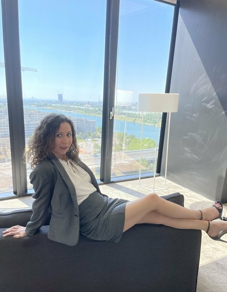 juliabach offi pornstar pictures