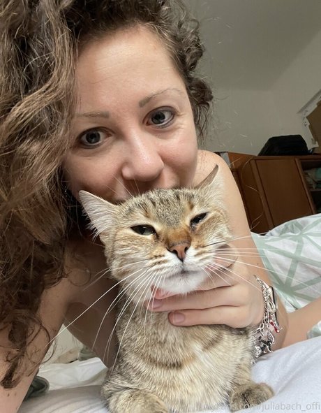 juliabach offi pretty model pics