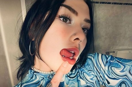 tarina pretty hd pornstar pics