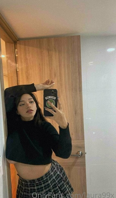 laura99x sexy model galleries