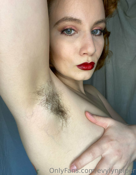 evylynpiper beautiful model photo