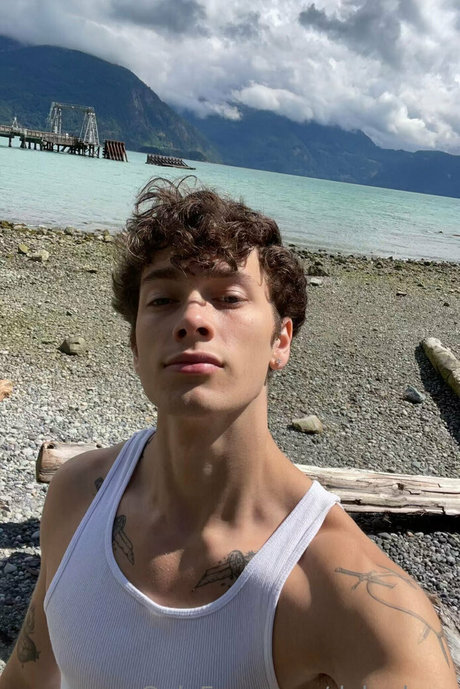 dakarluca model free picture