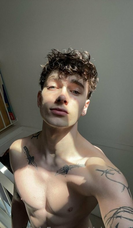 dakarluca model nude pic