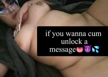 Theediosaluna model pornographic image