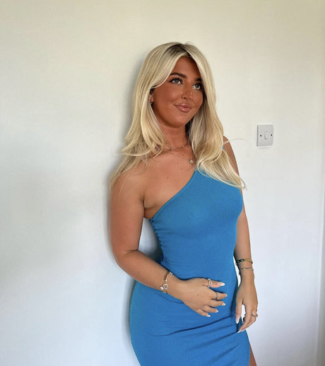 Izzy Taffs art actress images