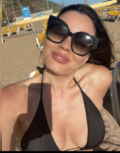 Sarah Story naked star gallery