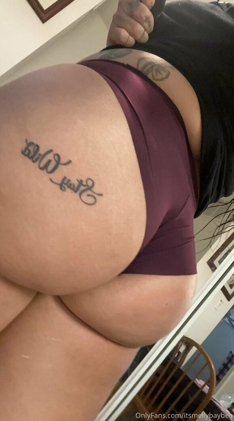 itsmellybaybee pornographic model picture