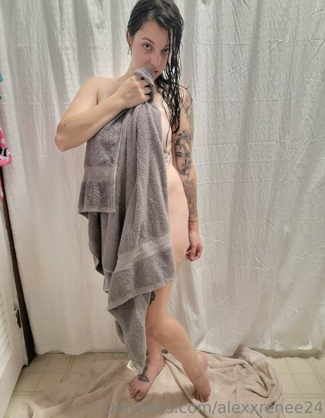 alexxrenee24 star erotic picture