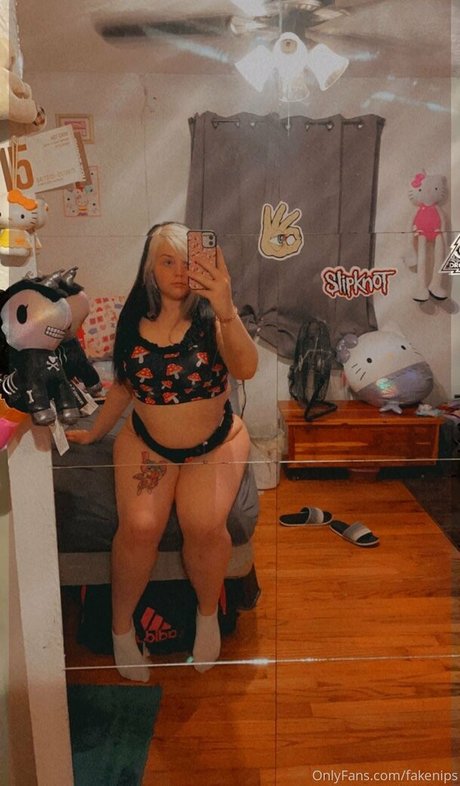 fakenips pornstar erotic pics