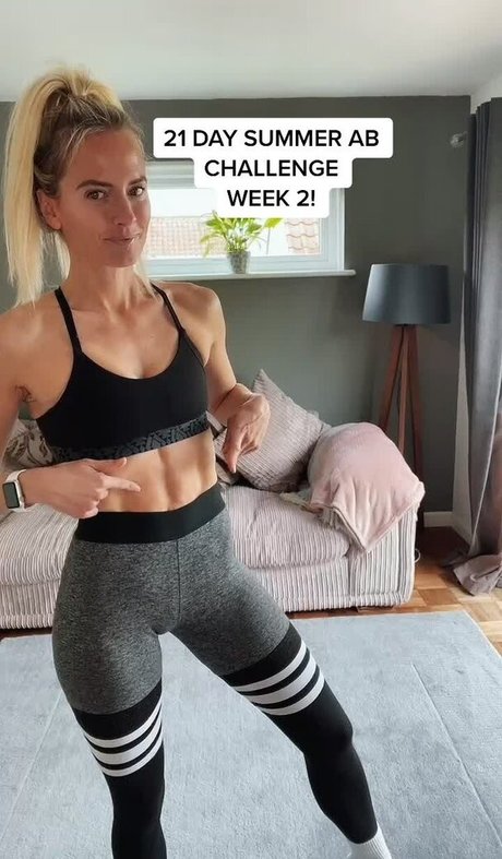 Amy Jo Simpson porn model gallery