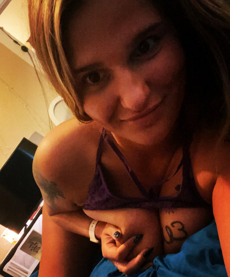 lilpocahontass model sexy images