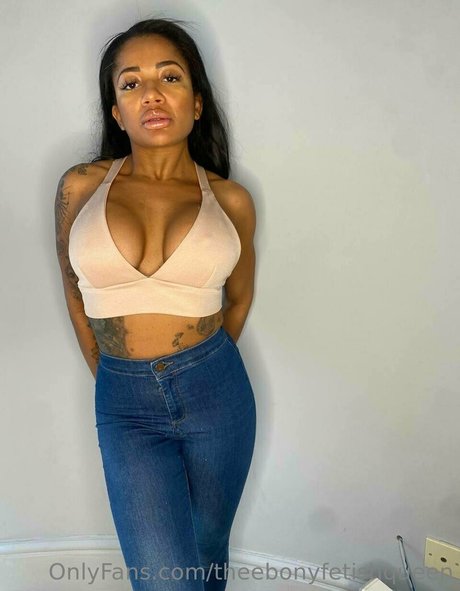 kikiluxxxe star nude image