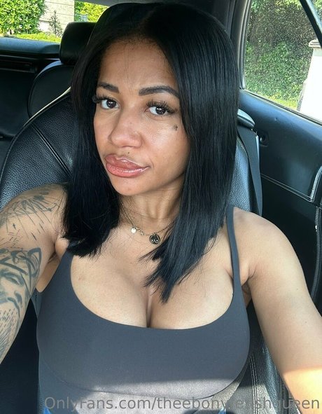 kikiluxxxe nude actress photos