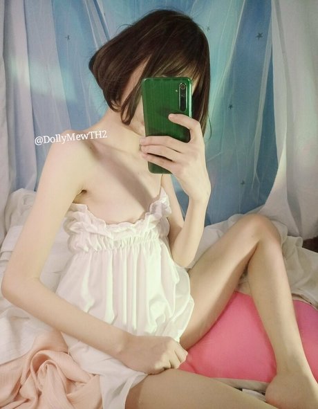 DollyMewTH model porn gallery