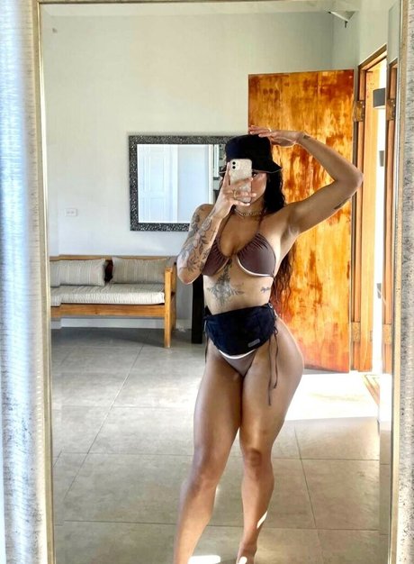 Carissa Amaria adult model pictures