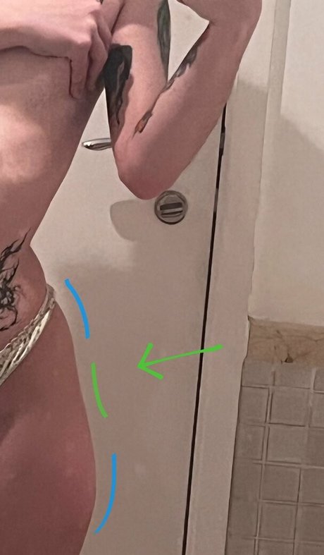 Micheladare naked model pic