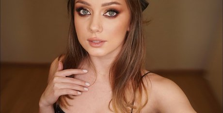 Bilochka ASMR pornographic model picture