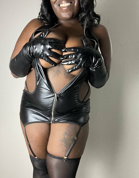 Strifequeeneris high quality pornstar archive