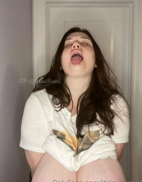 Itskaitiecali model hot picture