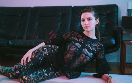 liararouxxxx best model photos