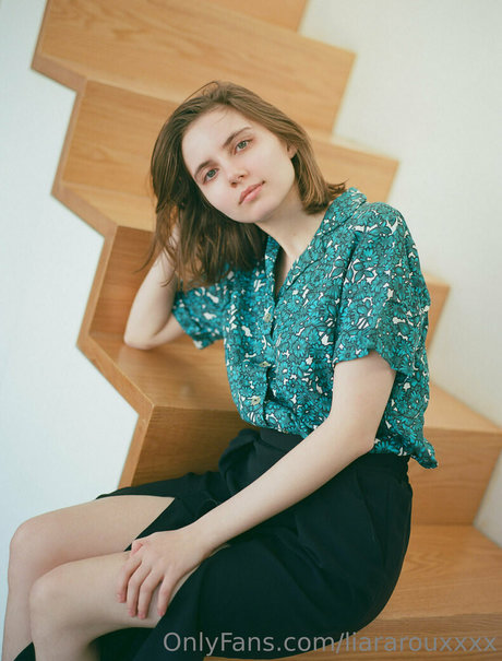 liararouxxxx nice model pic