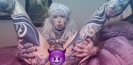 cignosuicide sexy actress image