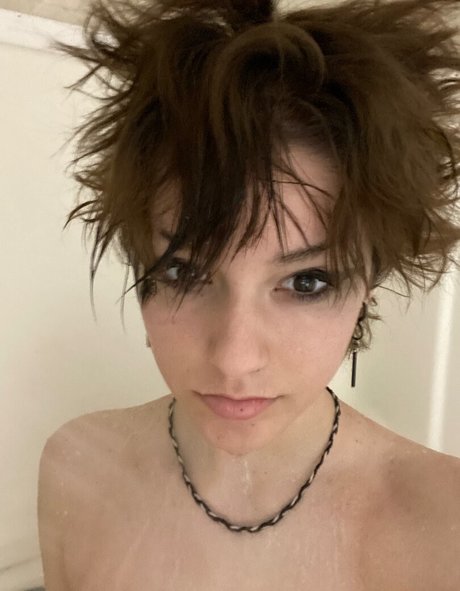 Nivvky pornographic actress pictures