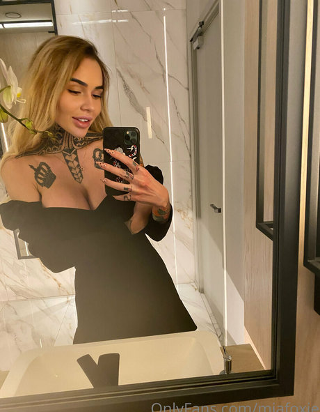 miafoxie beautiful model gallery