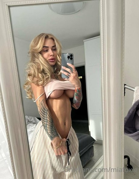 miafoxie hot star archive