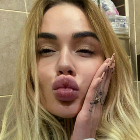 miafoxie best pornstar photos