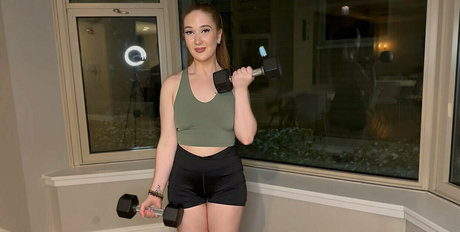 selfcarewithchloe hd actress picture