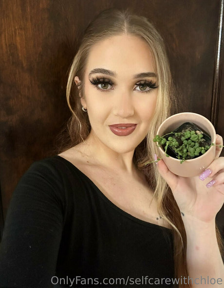 selfcarewithchloe star best photo