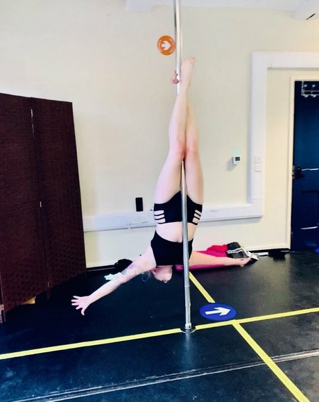 Femmefataleairsoft sex star pic