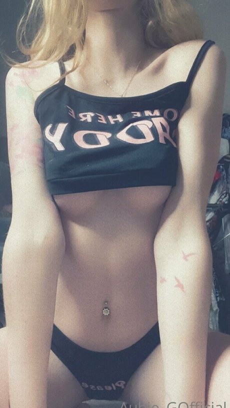 aubiegfree model top image