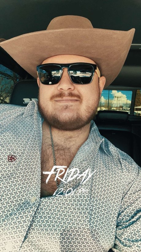 Ashton Haynes star pornographic pictures